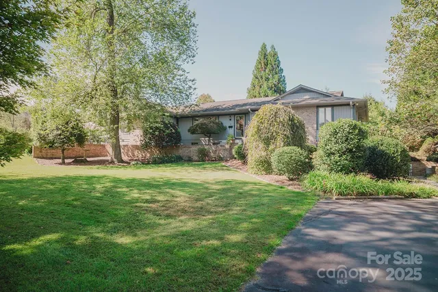 $674,999 | 115 Hawkins Creek Road, Hendersonville, NC 28791