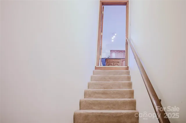 $674,999 | 115 Hawkins Creek Road, Hendersonville, NC 28791