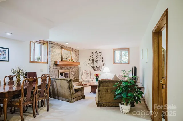 $674,999 | 115 Hawkins Creek Road, Hendersonville, NC 28791