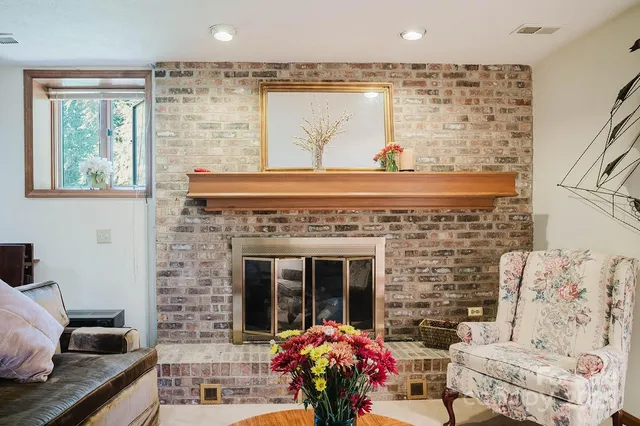 $674,999 | 115 Hawkins Creek Road, Hendersonville, NC 28791