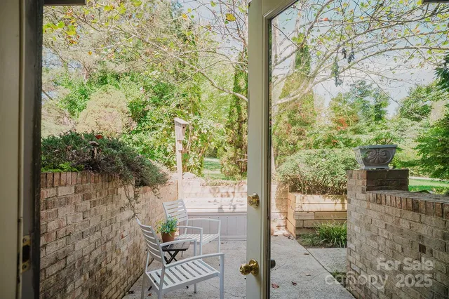 $674,999 | 115 Hawkins Creek Road, Hendersonville, NC 28791