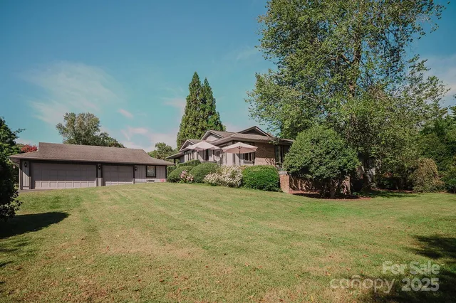 $674,999 | 115 Hawkins Creek Road, Hendersonville, NC 28791