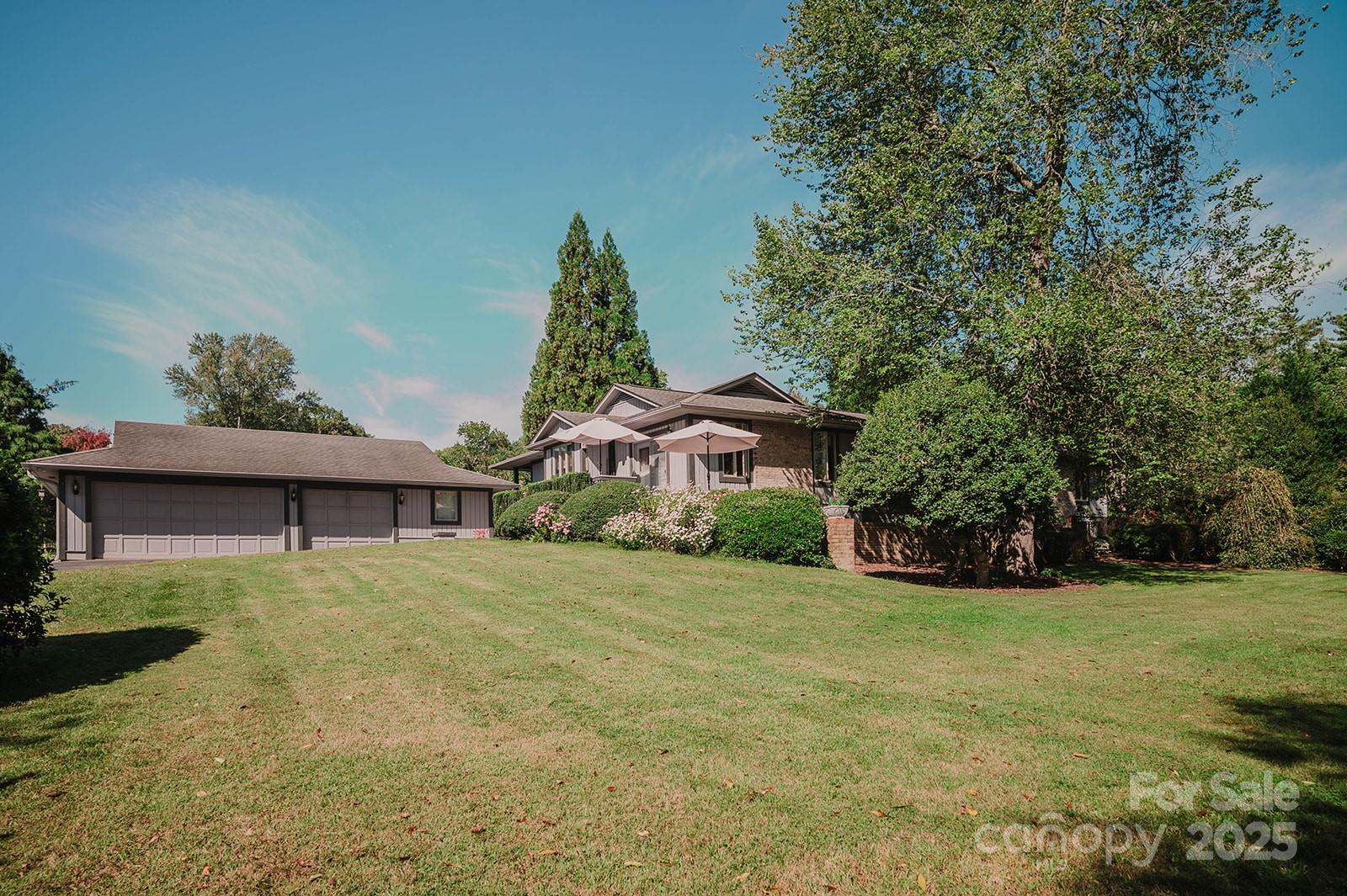 115 Hawkins Creek Road Hendersonville, NC 28791 - Photo 5 of 48