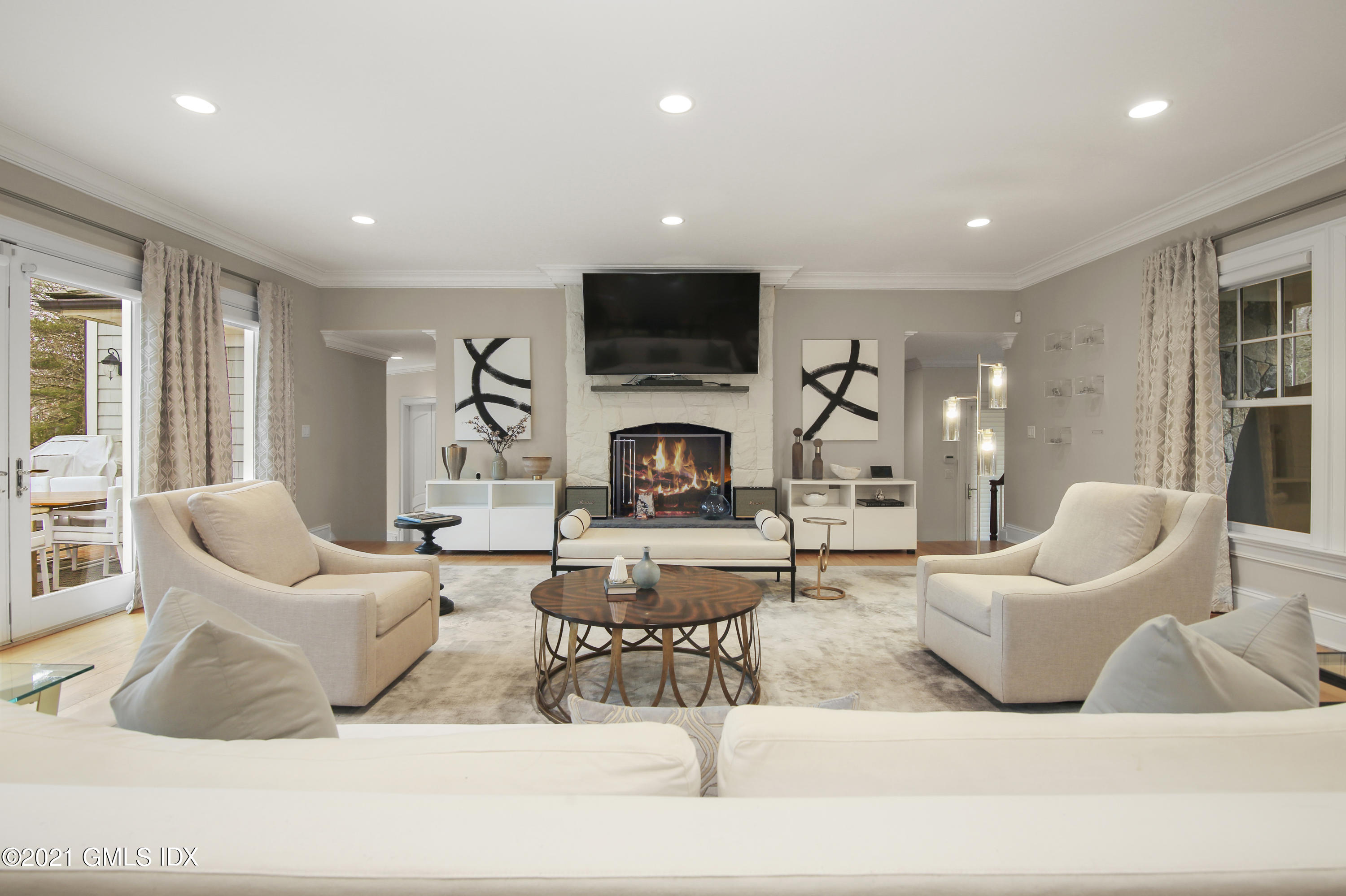 25 Beechcroft Road Greenwich, CT 06830 - Photo 5 of 22 Family Room