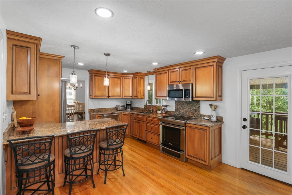 3 Cranbrook Road Shrewsbury, MA 01545 - Photo 8 of 32 Gallery Image 8