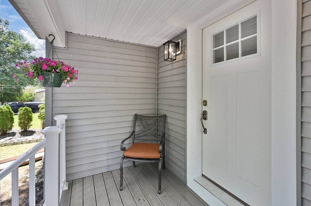 8 Elginwood Road Peabody, MA 01960 - Photo 4 of 38