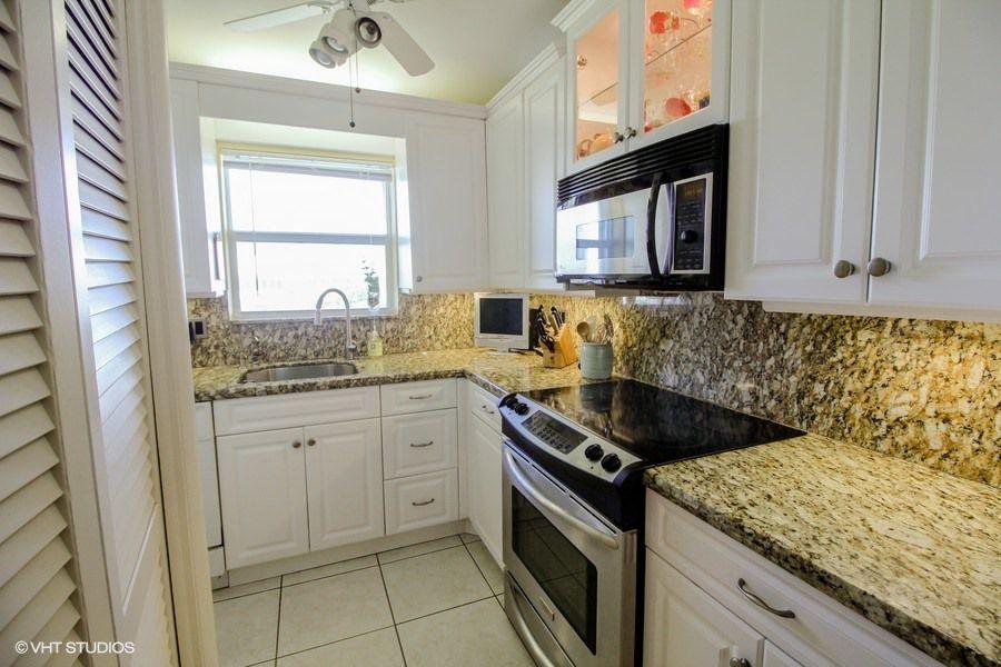 2561 South Ocean Boulevard, Unit 7 Boca Raton, FL 33432 - Photo 4 of 15 2561SOceanBlvd_Unit7_177001_Kitchen_LowR