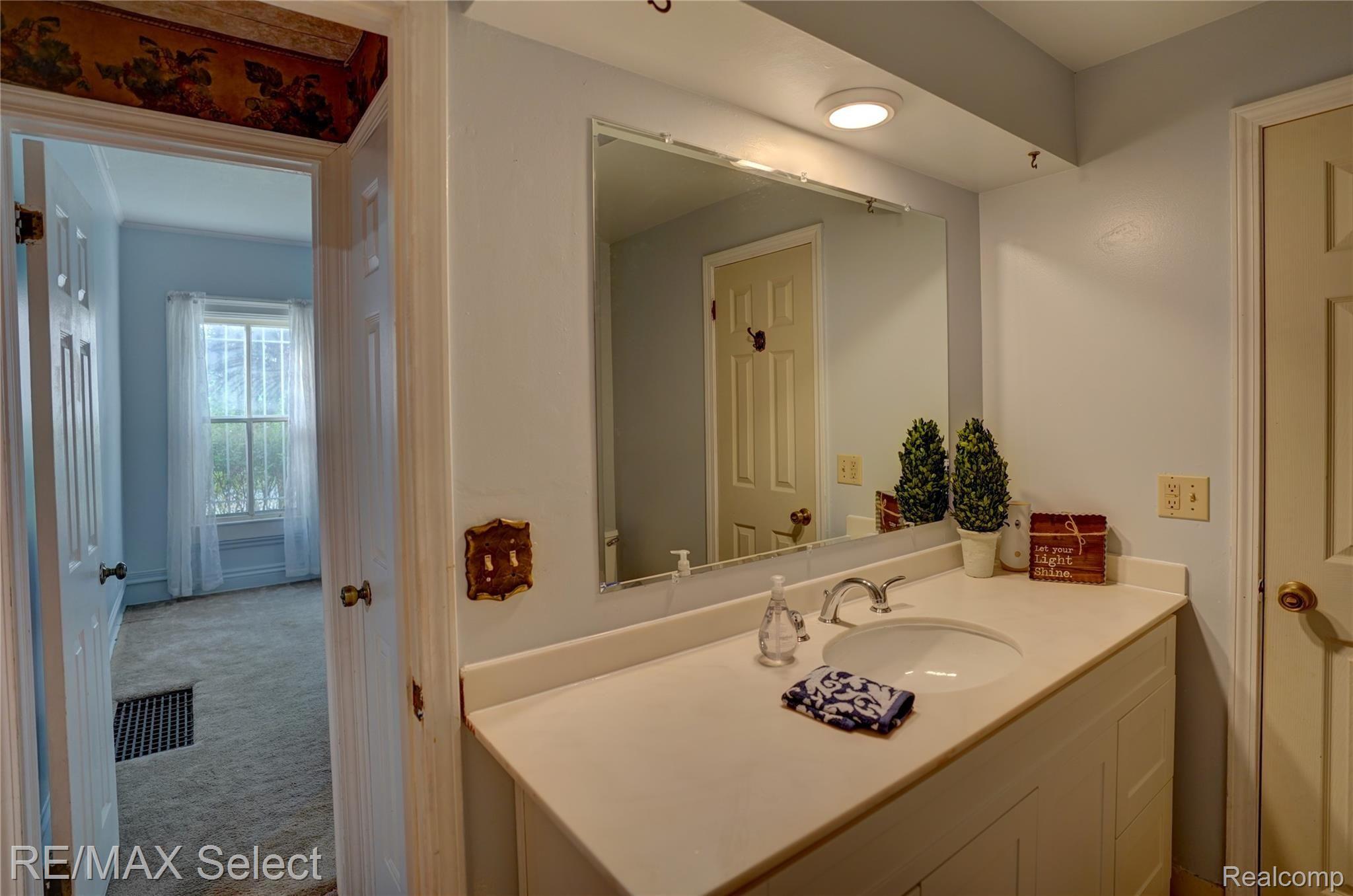2742 Miller Road Flint, MI 48503 - Photo 19 of 35 Master Bath.jpg