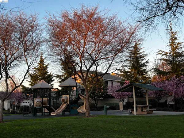 $699,999 | 3223 Le Bourget Lane, Lincoln, CA 95648