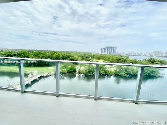 $549,000 | 16385 Biscayne Boulevard, Unit 702, North Miami Beach, FL 33160