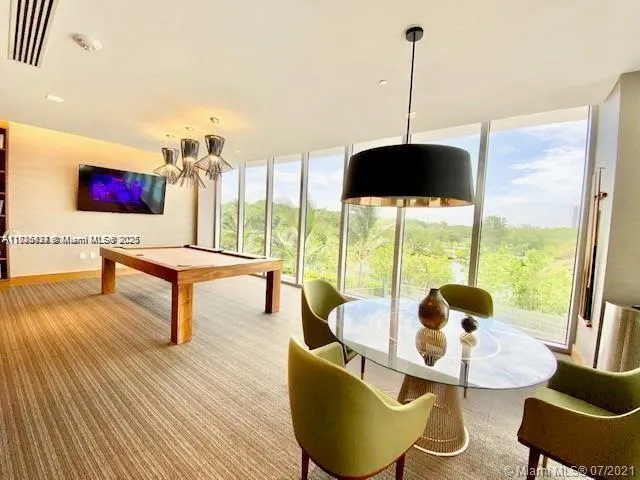 $549,000 | 16385 Biscayne Boulevard, Unit 702, North Miami Beach, FL 33160