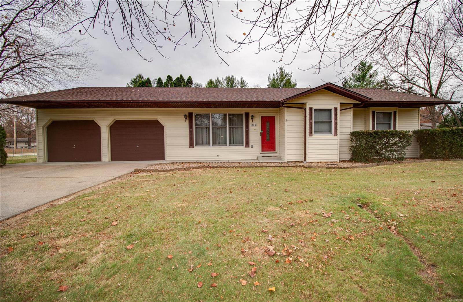 704 Cheshire Road Troy, IL 62294 - Photo 1 of 75 Gallery Image 1
