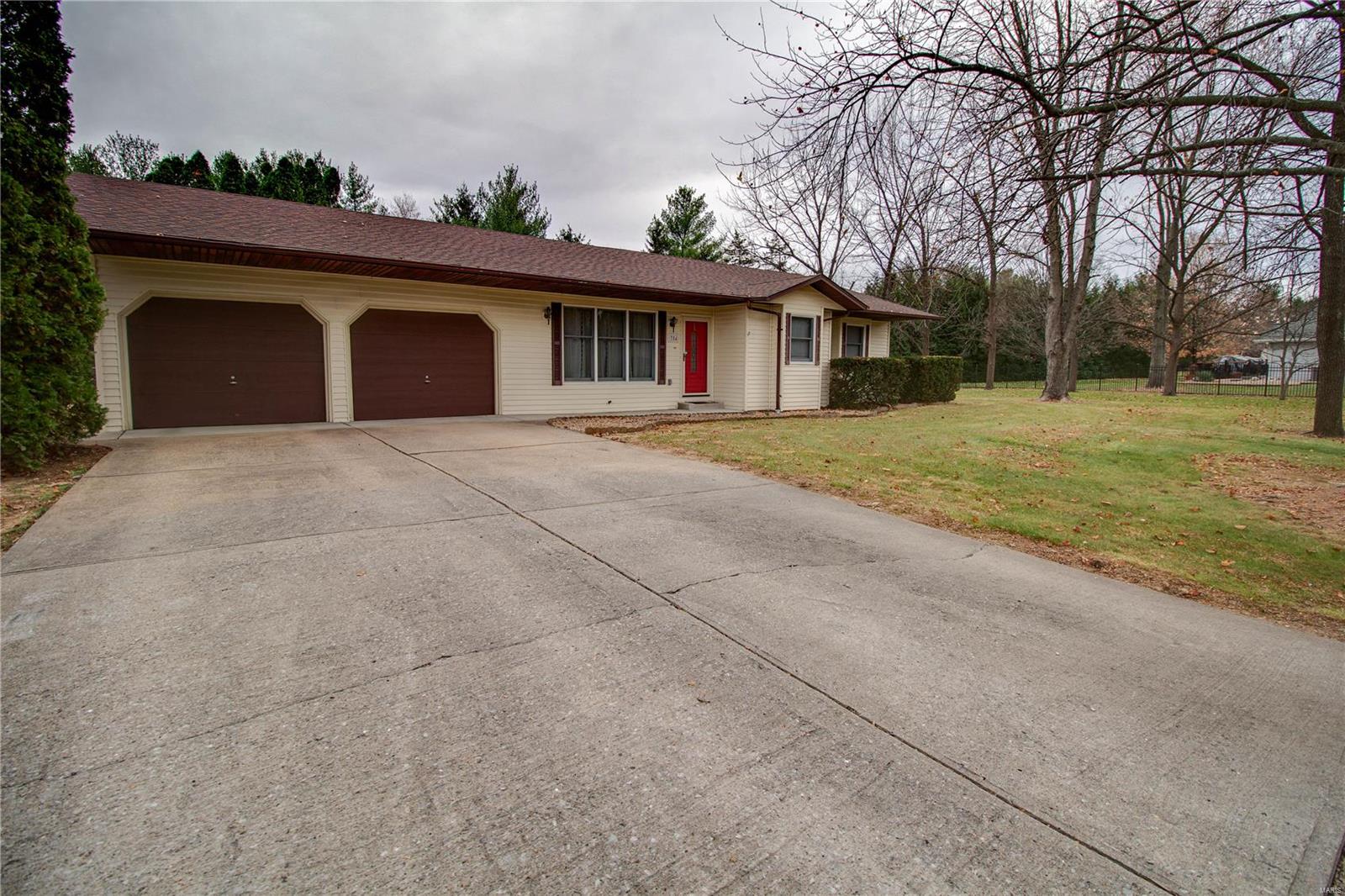 704 Cheshire Road Troy, IL 62294 - Photo 3 of 75 Gallery Image 3