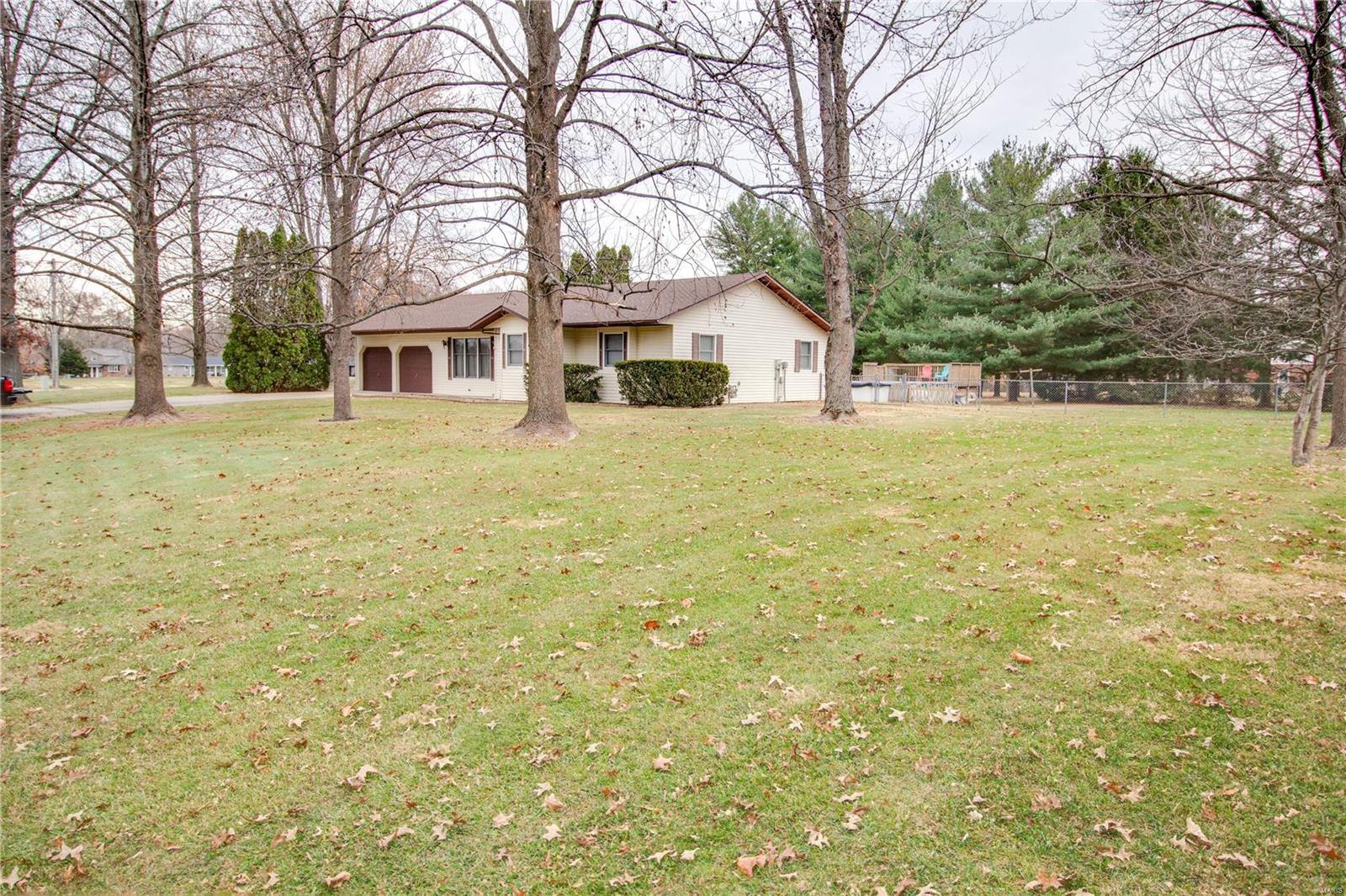 704 Cheshire Road Troy, IL 62294 - Photo 6 of 75 Gallery Image 6