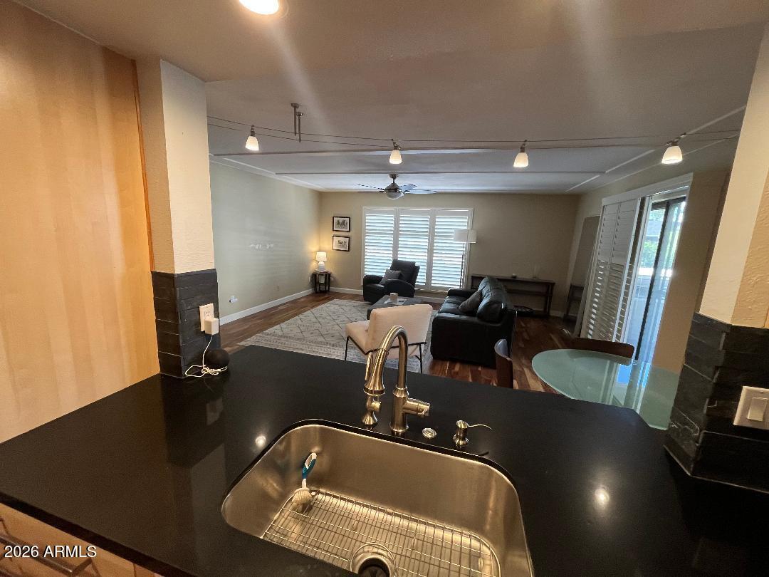 5110 North 31st Way, Unit 321 Phoenix, AZ 85016 - Photo 5 of 34