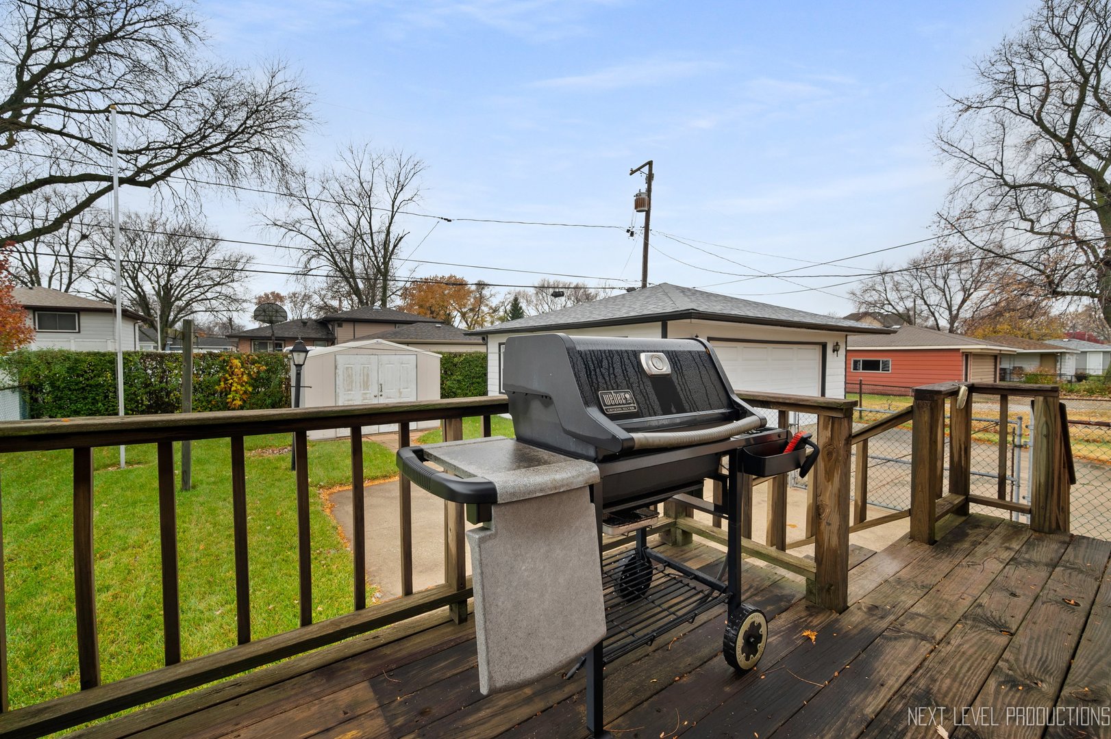 10336 Leslie Lane Chicago Ridge, IL 60415 - Photo 25 of 28 a view of a balcony with chairs