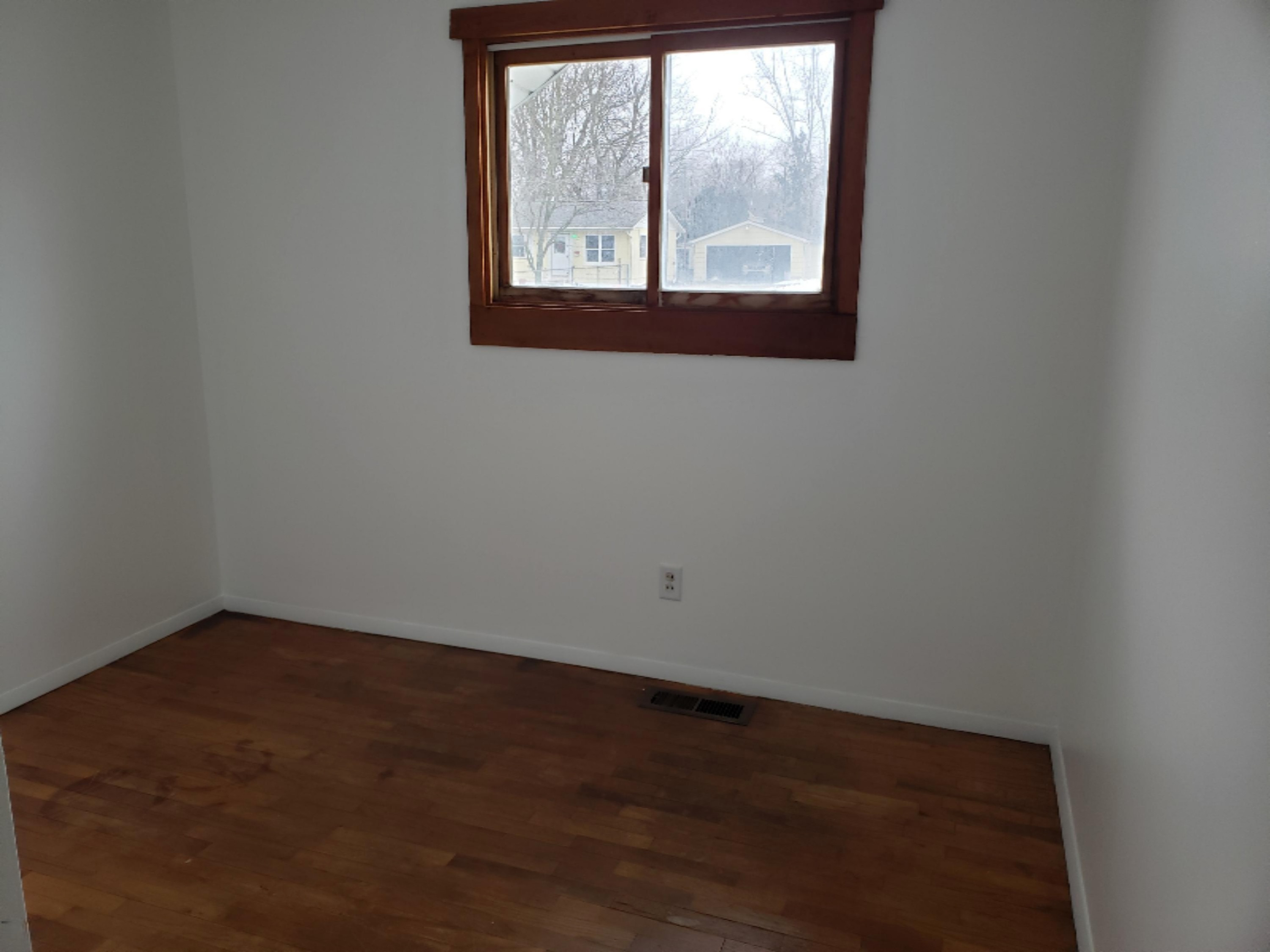 562 Riverside Drive Watervliet, MI 49098 - Photo 16 of 21 20200103_123615