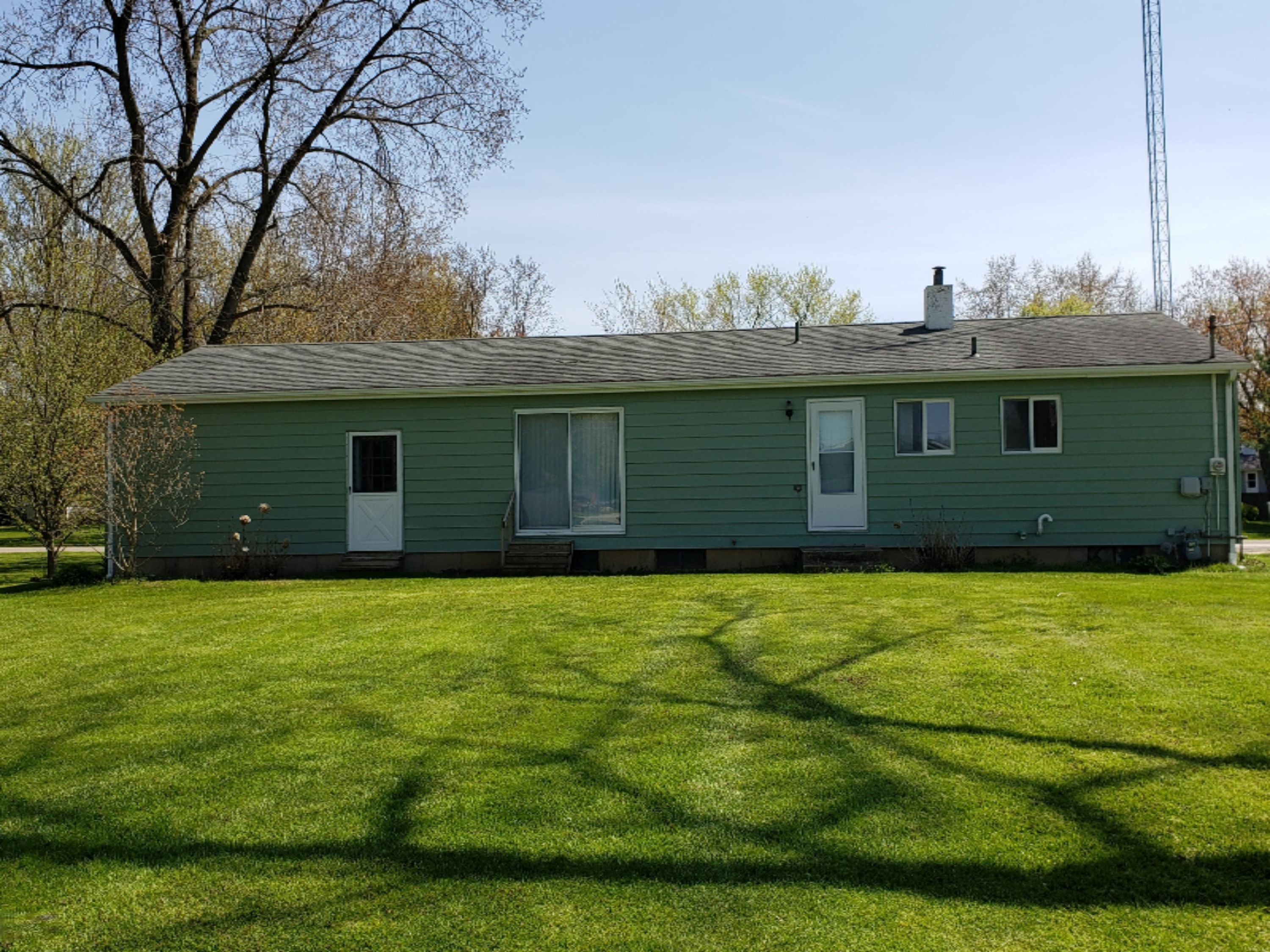 562 Riverside Drive Watervliet, MI 49098 - Photo 5 of 21 20200513_153259