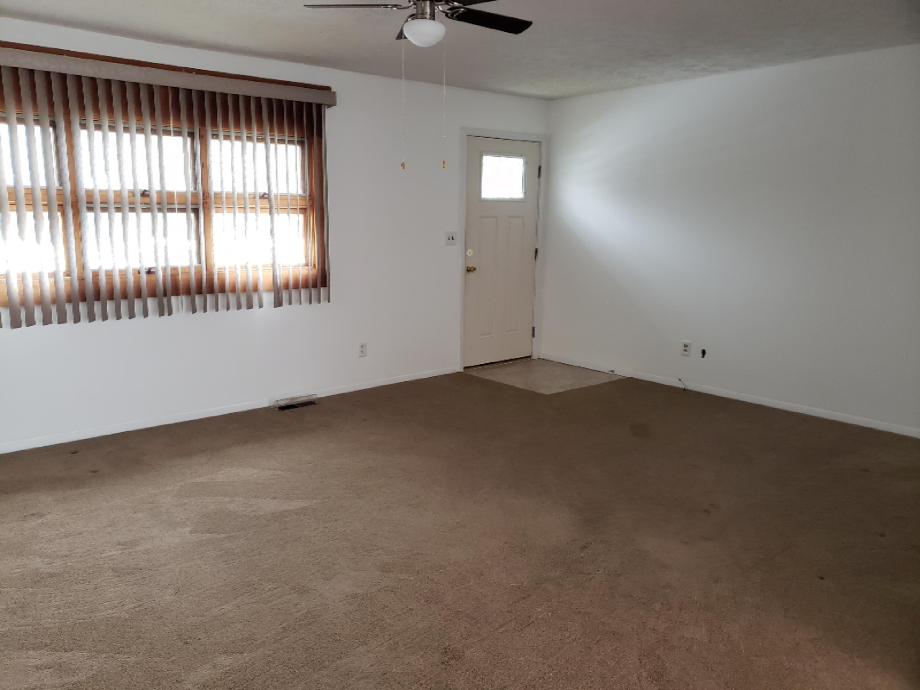 562 Riverside Drive Watervliet, MI 49098 - Photo 7 of 21 20200103_123638