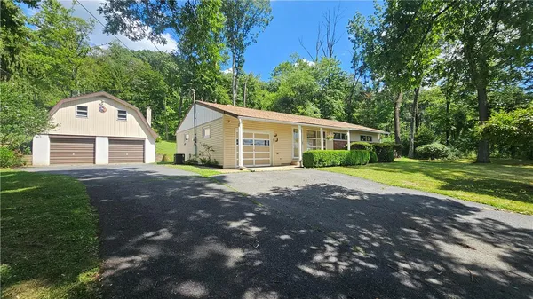 $325,000 | 2529 Ringhoffer Road, Hellertown, PA 18055