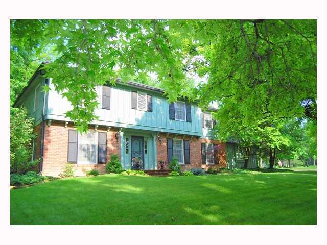 8950 Rexford Road Indianapolis, IN 46260 - Photo 1 of 12 Gallery Image 1