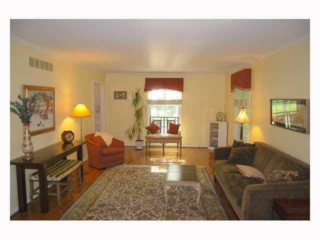 8950 Rexford Road Indianapolis, IN 46260 - Photo 2 of 12 Gallery Image 2