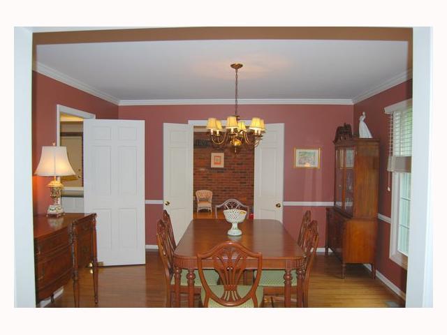 8950 Rexford Road Indianapolis, IN 46260 - Photo 3 of 12 Gallery Image 3