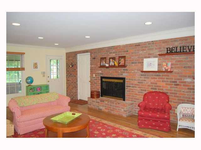 8950 Rexford Road Indianapolis, IN 46260 - Photo 4 of 12 Gallery Image 4