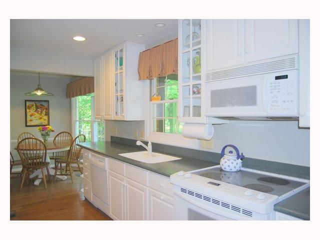 8950 Rexford Road Indianapolis, IN 46260 - Photo 5 of 12 Gallery Image 5