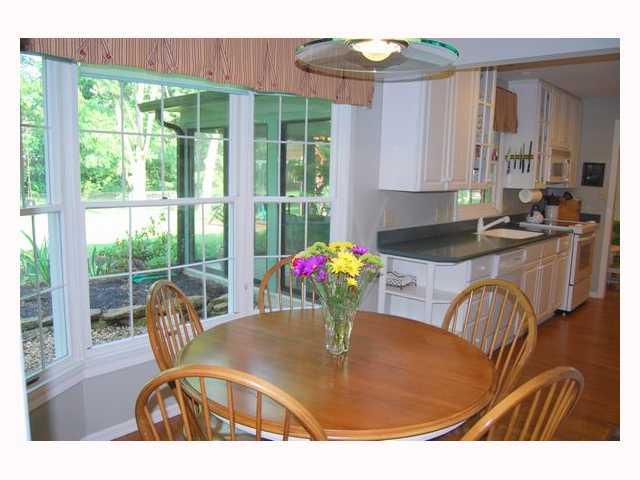 8950 Rexford Road Indianapolis, IN 46260 - Photo 6 of 12 Gallery Image 6