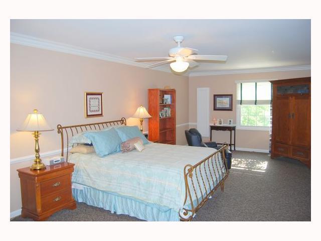 8950 Rexford Road Indianapolis, IN 46260 - Photo 7 of 12 Gallery Image 7