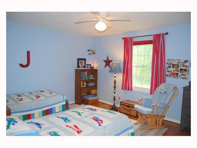 8950 Rexford Road Indianapolis, IN 46260 - Photo 8 of 12 Gallery Image 8