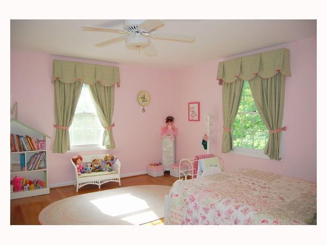 8950 Rexford Road Indianapolis, IN 46260 - Photo 9 of 12 Gallery Image 9