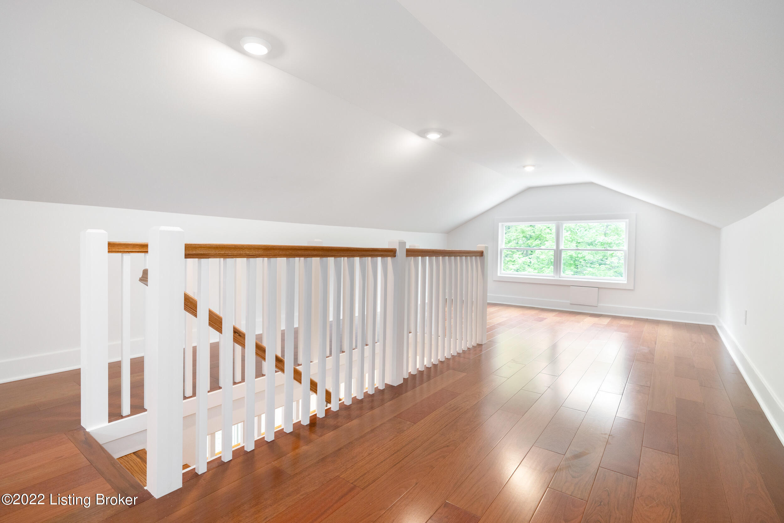 33 Arrowhead Road Louisville, KY 40207 - Photo 65 of 92 Upper Level Sitting Area