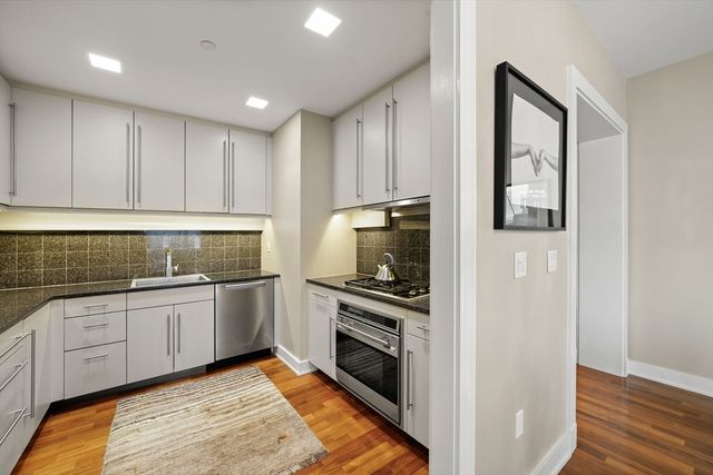 $2,150,000 | 500 Atlantic Avenue, Unit 18G, Boston, MA 02210