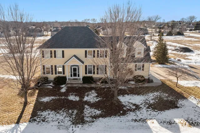 $575,000 | 1555 Wood Duck Lane Northeast, Owatonna, MN 55060