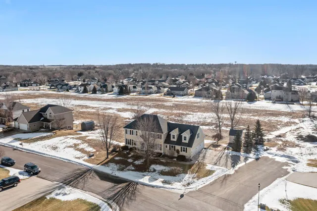 $575,000 | 1555 Wood Duck Lane Northeast, Owatonna, MN 55060
