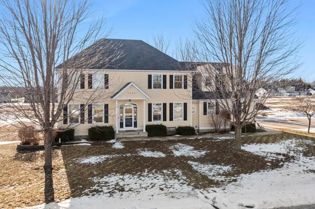 $575,000 | 1555 Wood Duck Lane Northeast, Owatonna, MN 55060