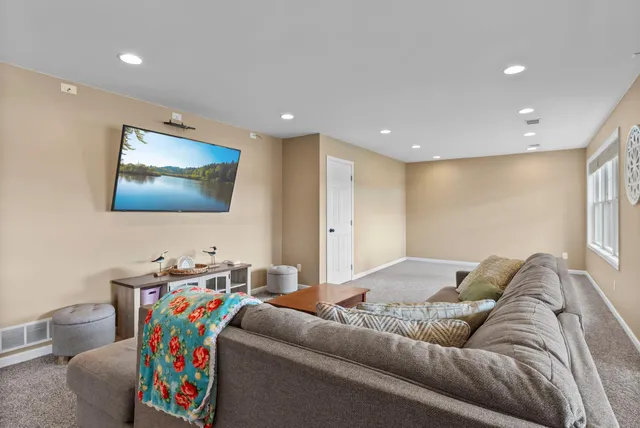 $575,000 | 1555 Wood Duck Lane Northeast, Owatonna, MN 55060