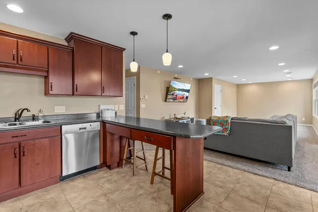 $575,000 | 1555 Wood Duck Lane Northeast, Owatonna, MN 55060