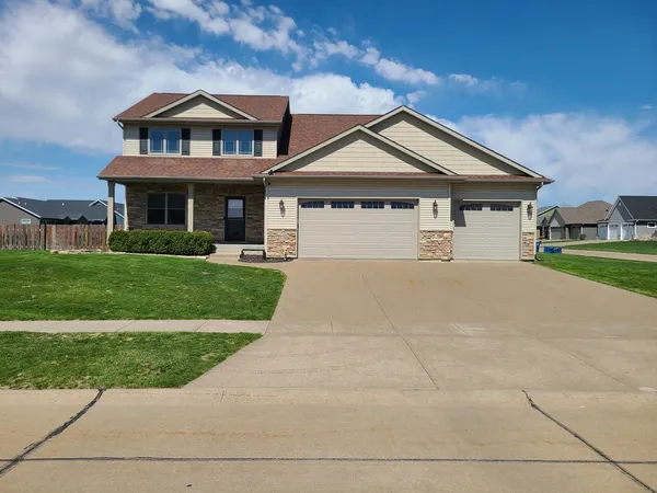 $475,000 | 790 Muirfield Circle, Eldridge, IA 52748