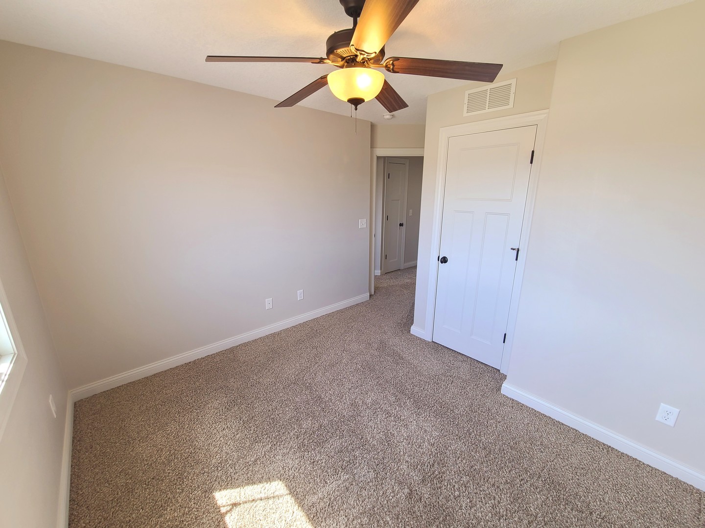 790 Muirfield Circle Eldridge, IA 52748 - Photo 22 of 36 a view of an empty room