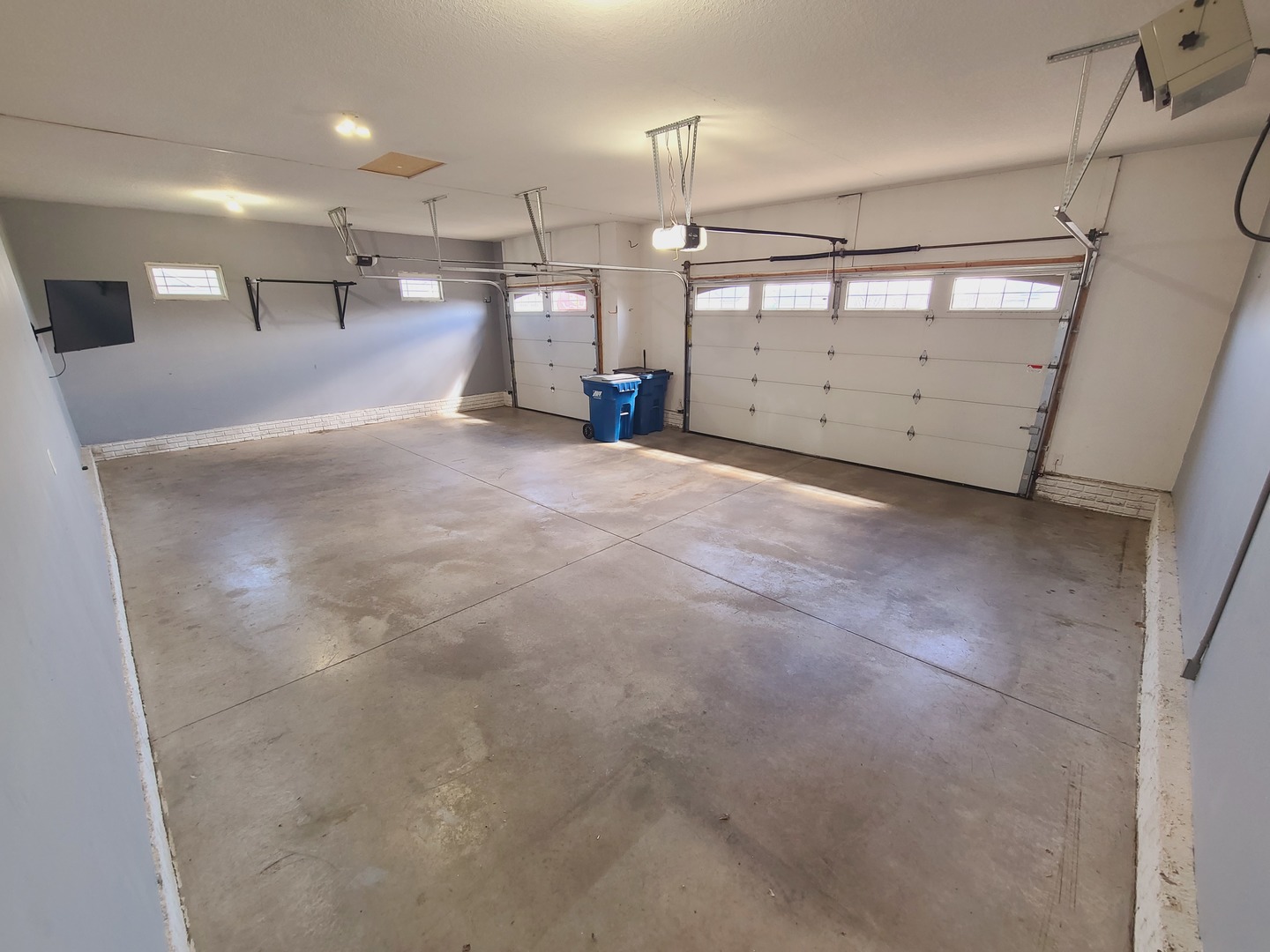 790 Muirfield Circle Eldridge, IA 52748 - Photo 36 of 36 a view of a garage