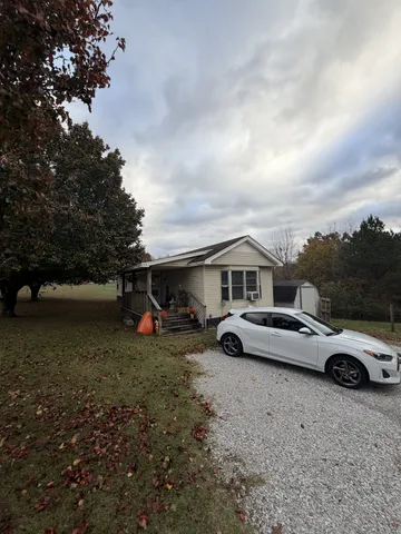 $100,000 | 2745 Highway 47, White Bluff, TN 37187