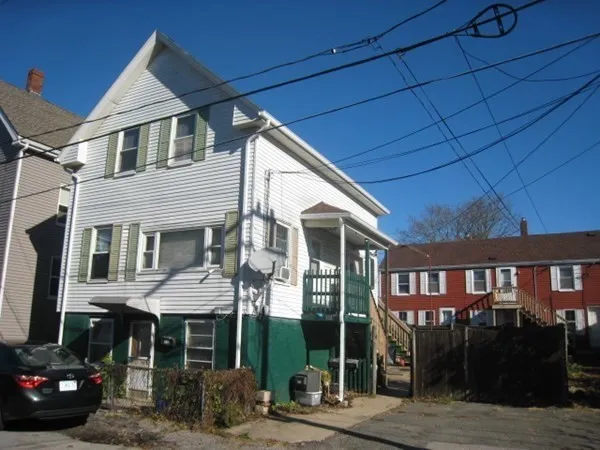 $1,350 | 113 Pleasant Street, Unit 3, Gloucester, MA 01930