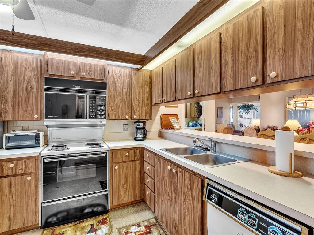 6049 Balboa Circle, Unit 406 Boca Raton, FL 33433 - Photo 11 of 54