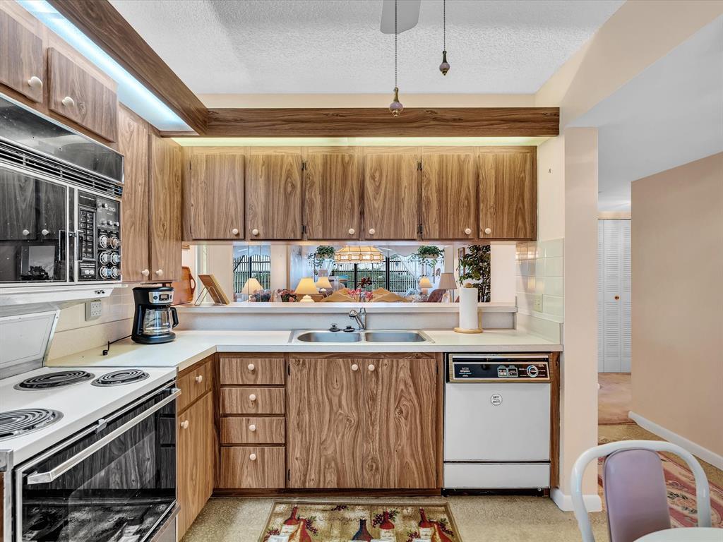 6049 Balboa Circle, Unit 406 Boca Raton, FL 33433 - Photo 12 of 54