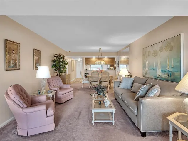 $1,800 | 6049 Balboa Circle, Unit 406, Boca Raton, FL 33433