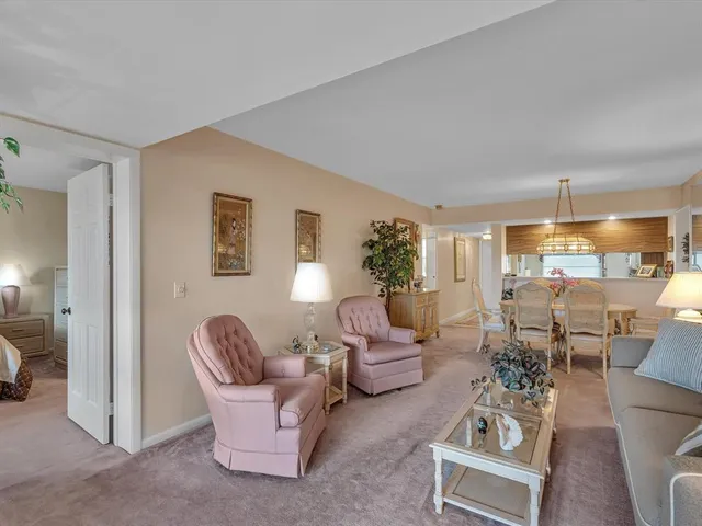 $1,800 | 6049 Balboa Circle, Unit 406, Boca Raton, FL 33433