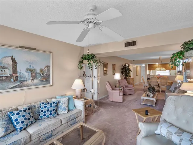 $1,800 | 6049 Balboa Circle, Unit 406, Boca Raton, FL 33433